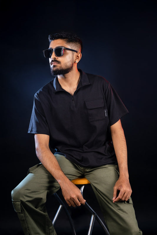 Why Black T-Shirts Are Everyoneโs Go-To โ At ClothingTrives