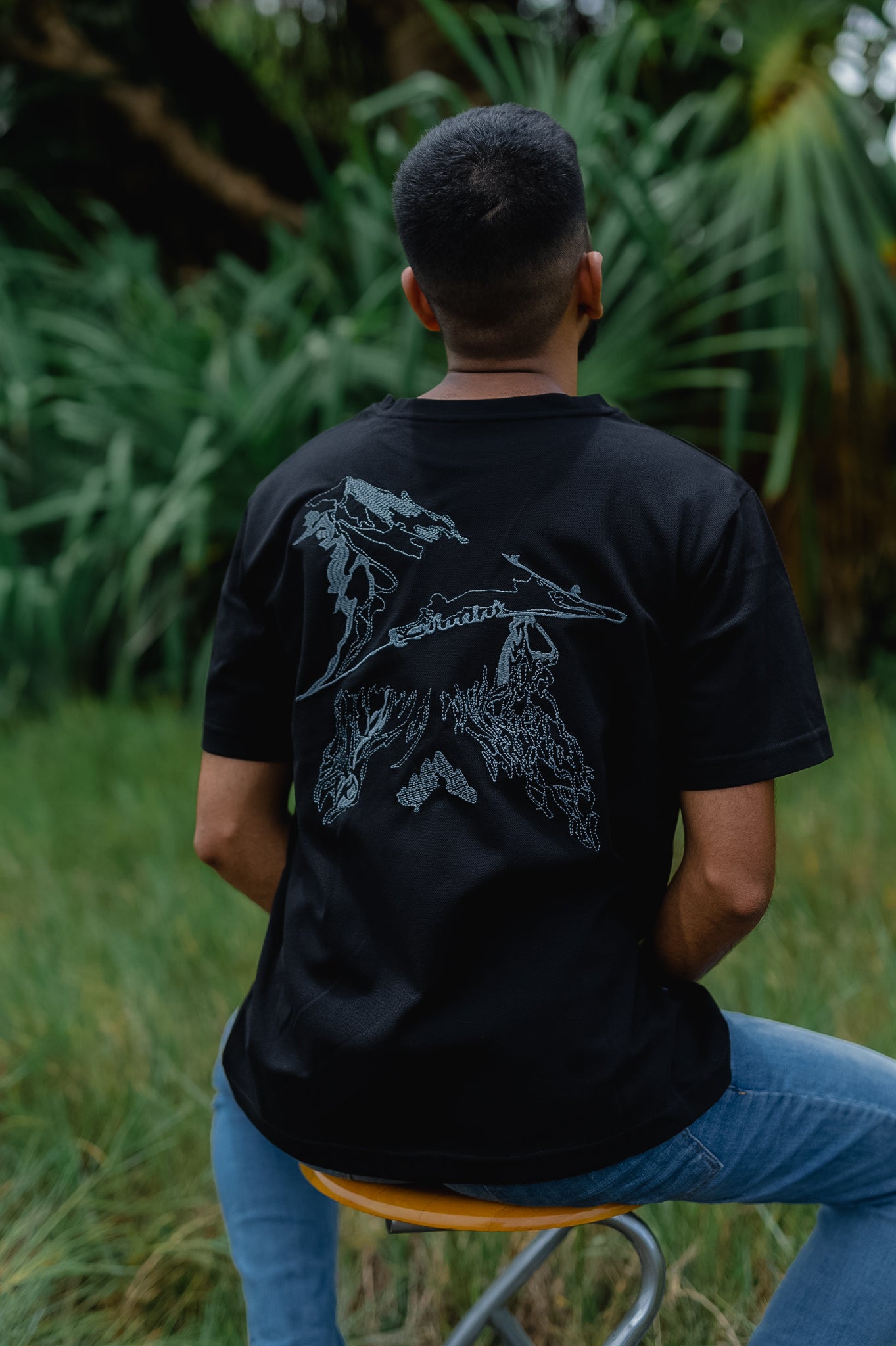 TRIVES Lord of The Ring T-shirt - Back View - Men wearing